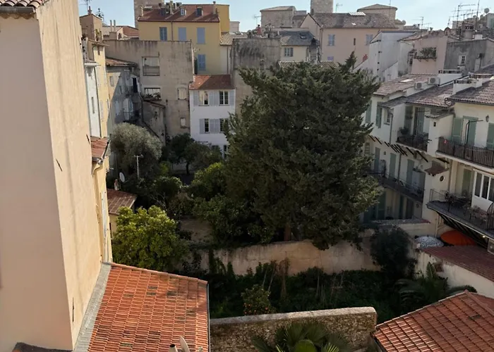 #202-heart Of Vieil - Place Nationale-high-end Newly Renovated & Furnished Αντίμπ