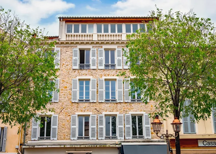 Апартаменты #202-heart Of Vieil - Place Nationale-high-end Newly Renovated & Furnished